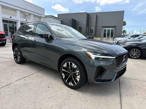 2026 Volvo XC60 Plug-In Hybrid T8 Plus