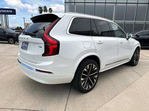 2026 Volvo XC90 Plug-In Hybrid T8 Core