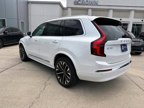 2026 Volvo XC90 Plug-In Hybrid T8 Core