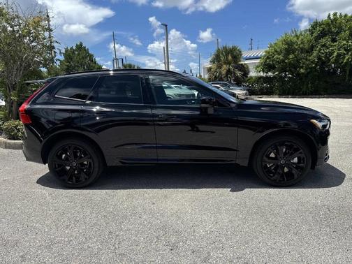 2026 Volvo XC60 Plug-In Hybrid T8 Ultra Black Edition