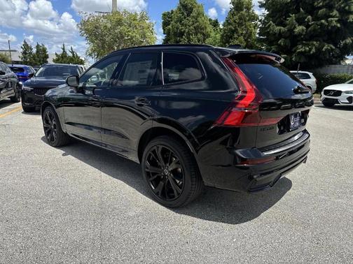 2026 Volvo XC60 Plug-In Hybrid T8 Ultra Black Edition