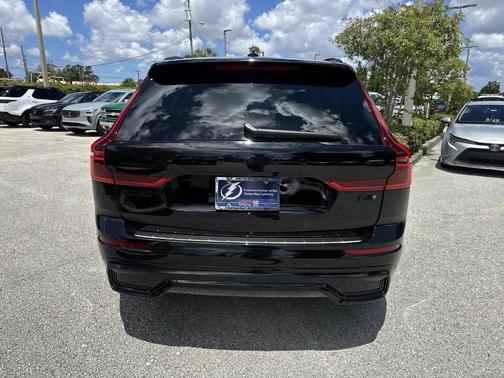 2026 Volvo XC60 Plug-In Hybrid T8 Ultra Black Edition