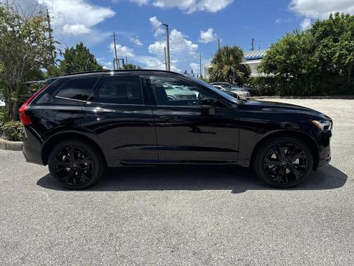 2026 Volvo XC60 Plug-In Hybrid T8 Ultra Black Edition