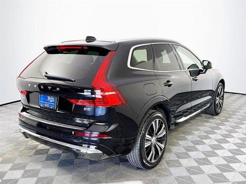 2023 Volvo XC60 B5 Plus Bright Theme