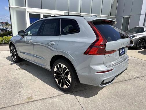 2026 Volvo XC60 B5 Plus