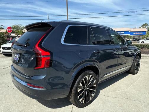 2025 Volvo XC90 Plug-In Hybrid T8 Plus 7-Seater