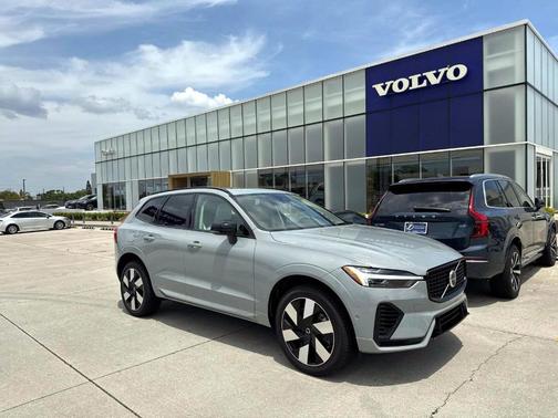 2025 Volvo XC60 Plug-In Hybrid T8 Plus