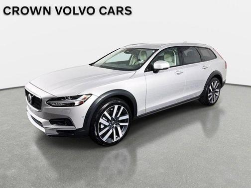 Silver 2025 Volvo V90 Cross Country B6 Plus