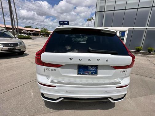 2025 Volvo XC60 Plug-In Hybrid T8 Plus