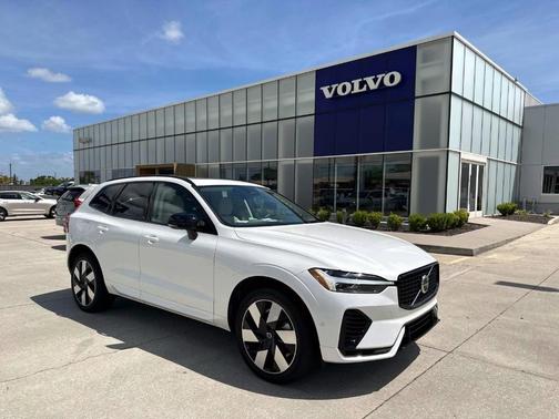 2025 Volvo XC60 Plug-In Hybrid T8 Plus