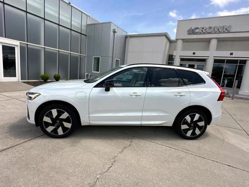 2025 Volvo XC60 Plug-In Hybrid T8 Plus