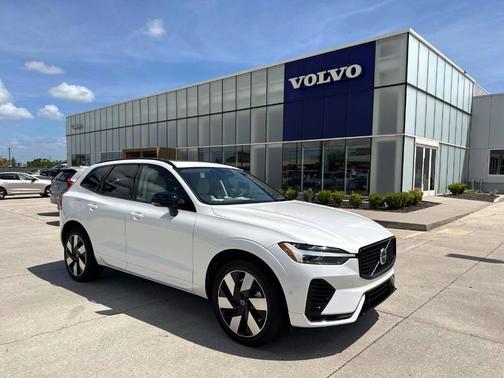 2025 Volvo XC60 Plug-In Hybrid T8 Plus