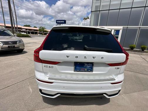 2025 Volvo XC60 Plug-In Hybrid T8 Plus