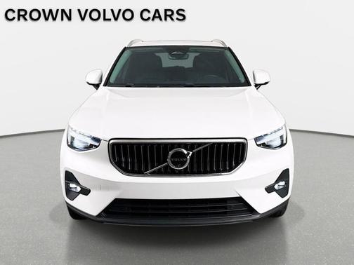 Crystal White 2024 Volvo XC40 B5 Ultimate Bright Theme