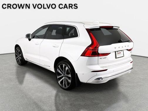 2023 Volvo XC60 B5 Ultimate Bright Theme
