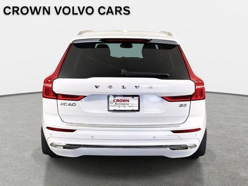 2023 Volvo XC60 B5 Ultimate Bright Theme