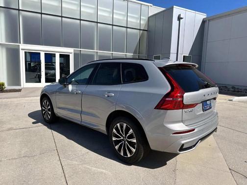 2025 Volvo XC60 B5 Core
