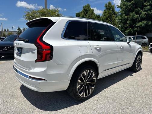 2025 Volvo XC90 Plug-In Hybrid T8 Plus 7-Seater