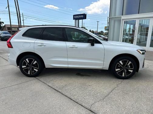 2026 Volvo XC60 B5 Core