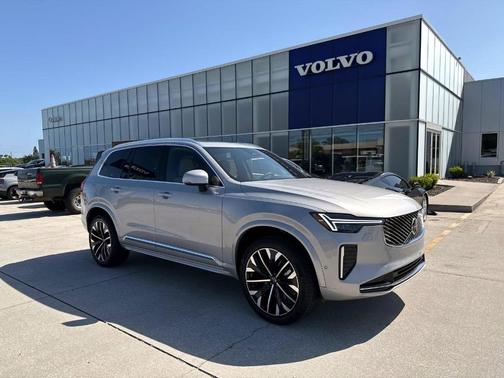 2025 Volvo XC90 B5 Plus 7-Seater