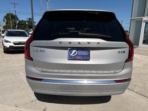 2025 Volvo XC90 B5 Plus 7-Seater