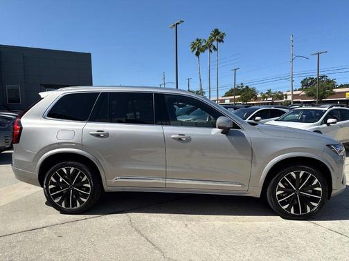 2025 Volvo XC90 B5 Plus 7-Seater