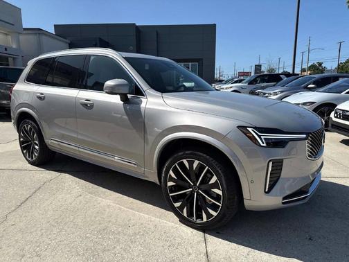 2025 Volvo XC90 B5 Plus 7-Seater