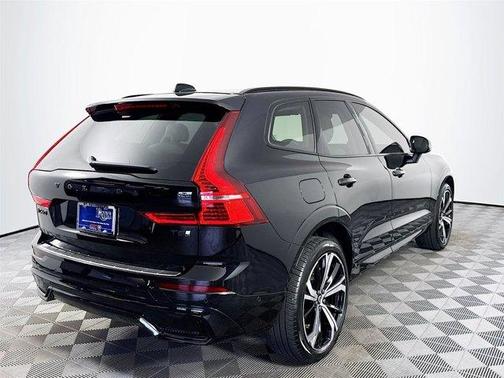 2025 Volvo XC60 Plug-In Hybrid T8 Ultra