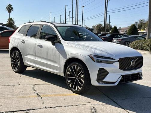 2026 Volvo XC60 B5 Ultra