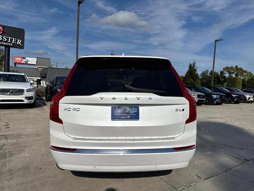 2025 Volvo XC90 B6 Plus 7-Seater