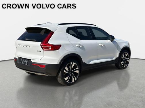 2026 Volvo XC40 B5 Plus