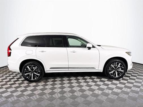 2025 Volvo XC90 Plug-In Hybrid T8 Core 7-Seater