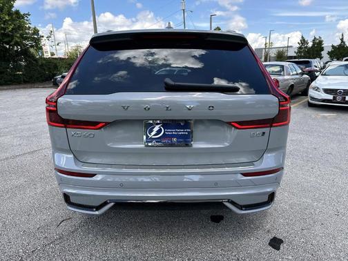 2026 Volvo XC60 B5 Plus