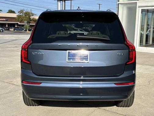 2026 Volvo XC90 B6 Ultra 7-Seater