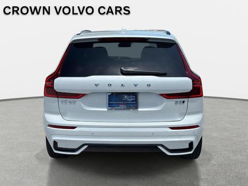 Crystal White 2026 Volvo XC60 B5 Plus