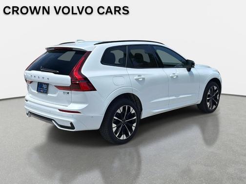 Crystal White 2026 Volvo XC60 B5 Plus