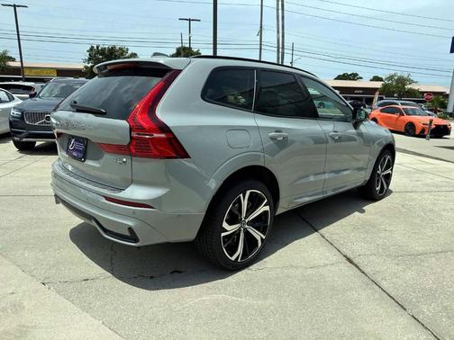 2025 Volvo XC60 Plug-In Hybrid T8 Ultra