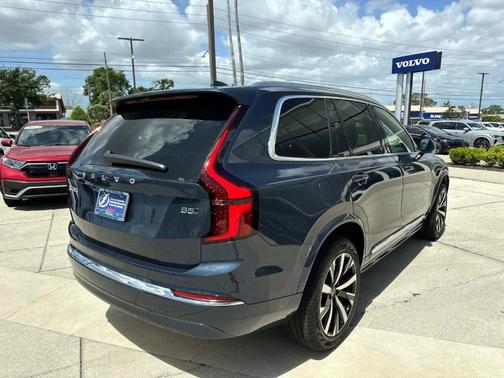 2025 Volvo XC90 B5 Core