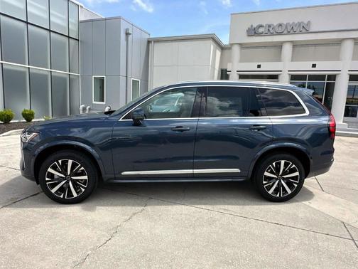 2025 Volvo XC90 B5 Core