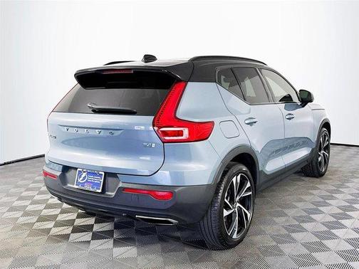 2020 Volvo XC40 T4 R-Design