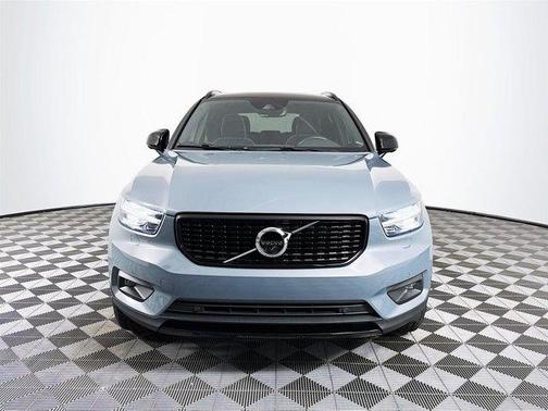 2020 Volvo XC40 T4 R-Design