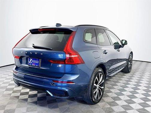 2024 Volvo XC60 B5 Plus Dark Theme