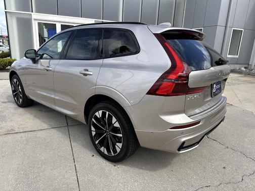 2026 Volvo XC60 B5 Plus