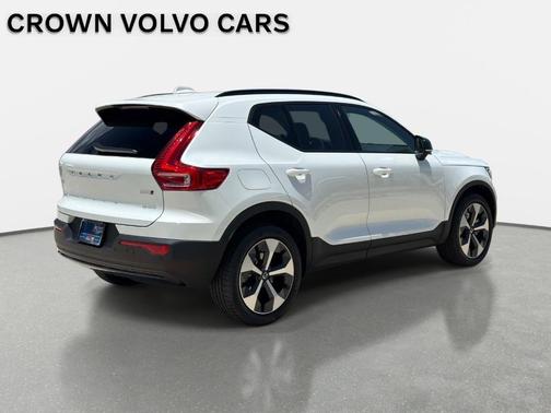 Crystal White 2026 Volvo XC40 B5 Plus