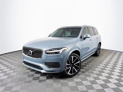 2022 Volvo XC90 T6 Momentum 7 Passenger