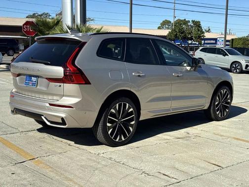 2026 Volvo XC60 B5 Ultra