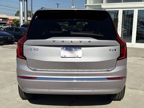 2026 Volvo XC90 B6 Plus 7-Seater