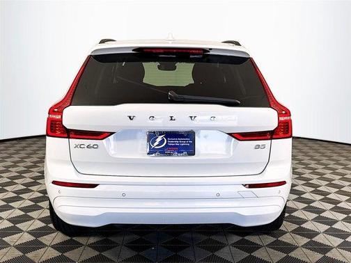 2022 Volvo XC60 B5 Momentum