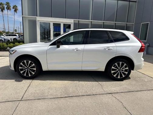 2025 Volvo XC60 B5 Core