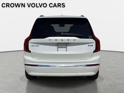 Crystal White 2026 Volvo XC90 B6 Plus 6-Seater